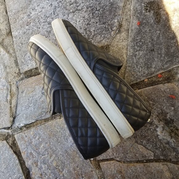 Steve Madden Ecentrco Quilted Slide On Sneakers 8 - Picture 4 of 8
